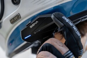 Sena lance les interphones Bluetooth Apex avec des batteries remplaçables