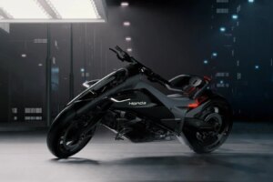 La moto électrique Honda EV Outlier remporte le Red Dot Design Award