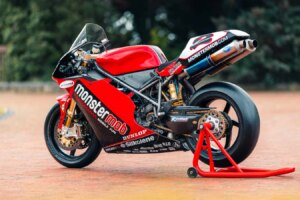 La Ducati 998RS de Steve Hislop, vainqueur du championnat, à vendre à 180 000 £