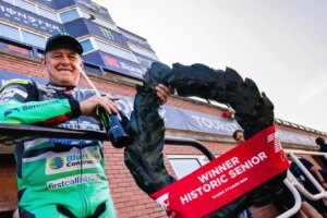 Classic TT : John McGuinness réagit à sa première victoire en course sur route depuis 2019