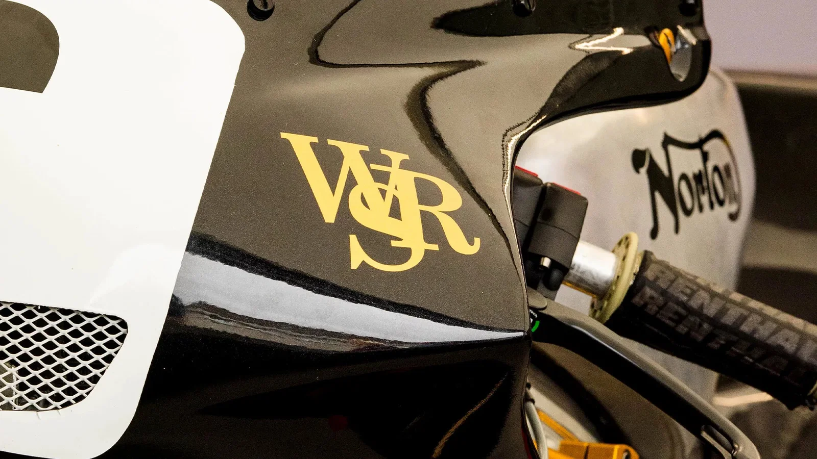 Wiz Norton WRS 588. Crédit : Isle of Man TT.