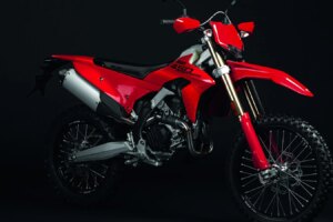La nouvelle Ducati Desmo450 EDS ajoutée à la gamme de formation de la DRE Adventure Academy