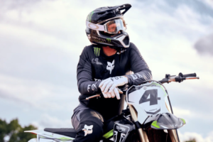 Triumph annonce un nouvel événement tout-terrain « Ride With Legends » avec Ricky Carmichael