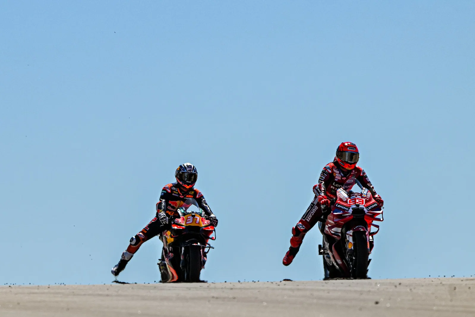 Pedro Acosta à la poursuite de son coéquipier de 2027 Marc Marquez.