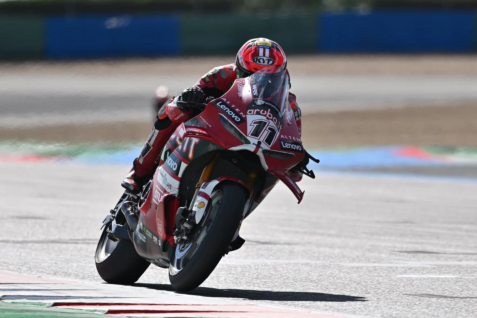 Nicolo Bulega sur une Panigale V4 R. Crédit : Gold and Goose.
