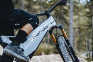 Honda confirme son intention d'entrer sur le marché des VTT électriques après avoir dévoilé un prototype