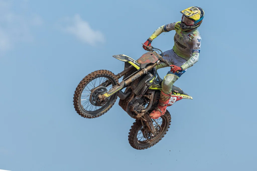 Guillem Farres en course dans la classe MX2.
