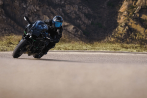 Kawasaki Ninja H2 revient dans la gamme britannique avec des changements majeurs et une édition Carbone