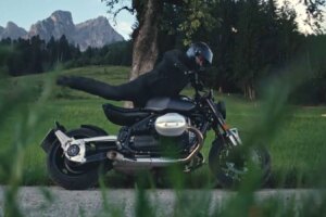 La BMW R20 se rapproche de la production alors qu'une nouvelle vidéo révèle des modifications dans les spécifications et les détails