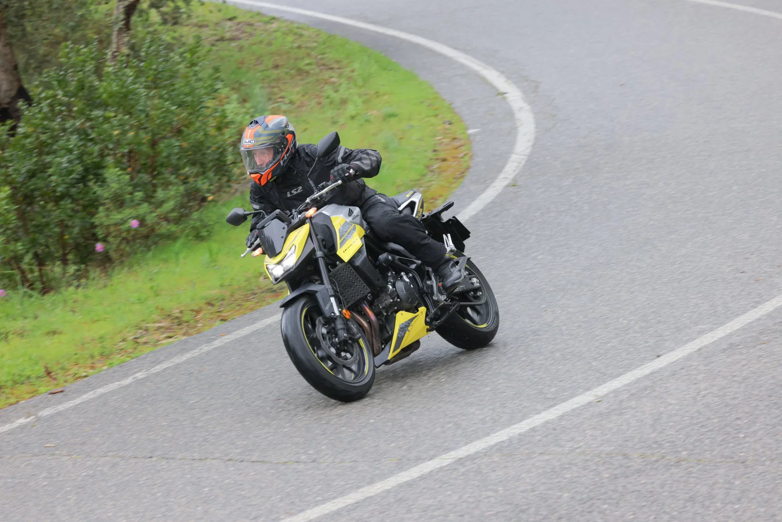 Embrayage électronique Honda CB750 Hornet 2026.
