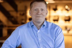 Paul Stroud s'apprête à prendre sa retraite après avoir guidé Triumph vers une croissance record des ventes mondiales