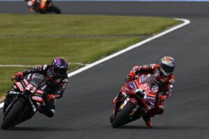 Marc Marquez remporte le MotoGP japonais après une bataille avec son rival pour le titre Jorge Martin