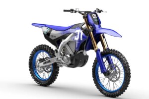 La moto tout-terrain électrique Yamaha YE-01 se rapproche, comme le confirment les débuts du MXoN 2026