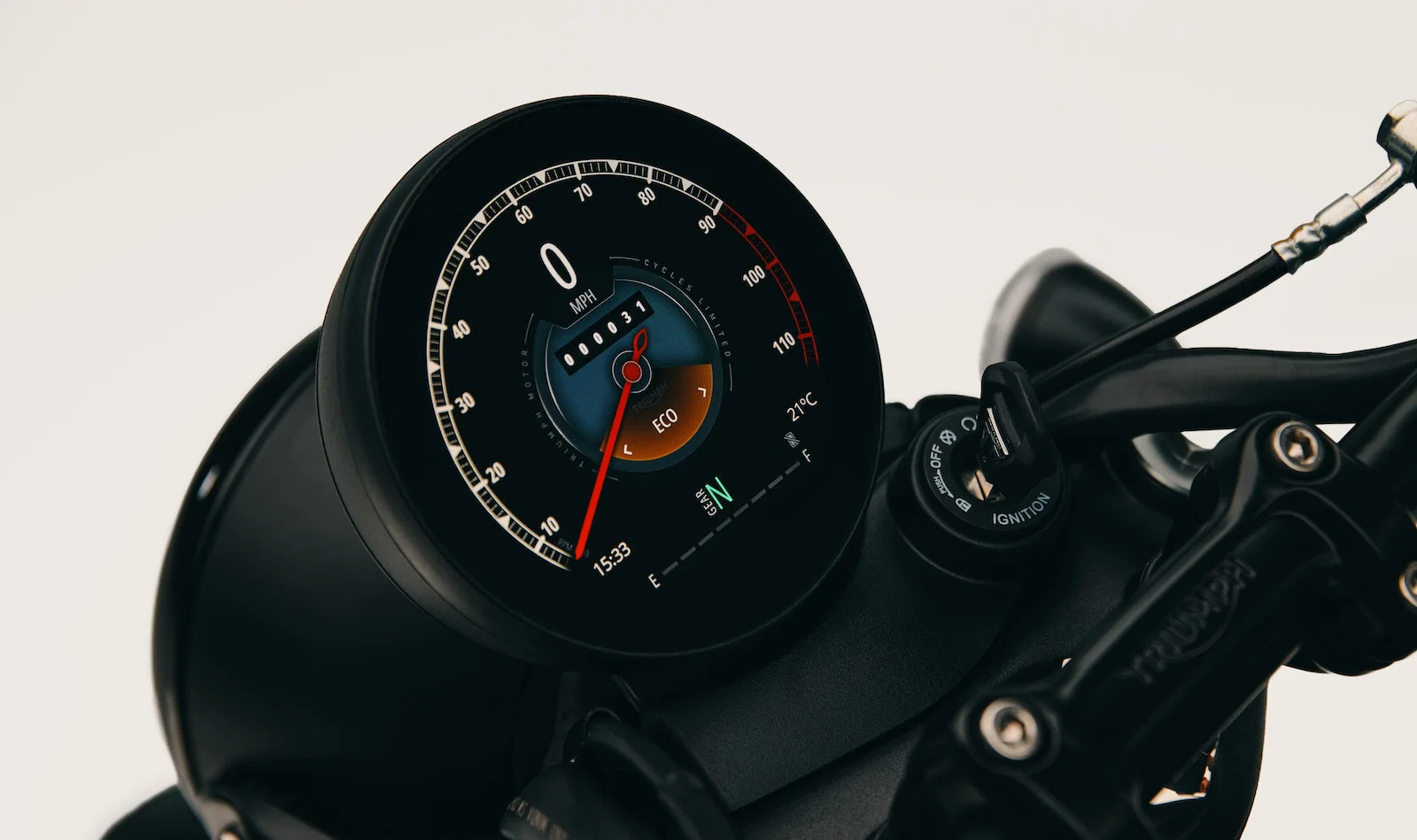 Le TFT au thème rétro de la Bonneville T40