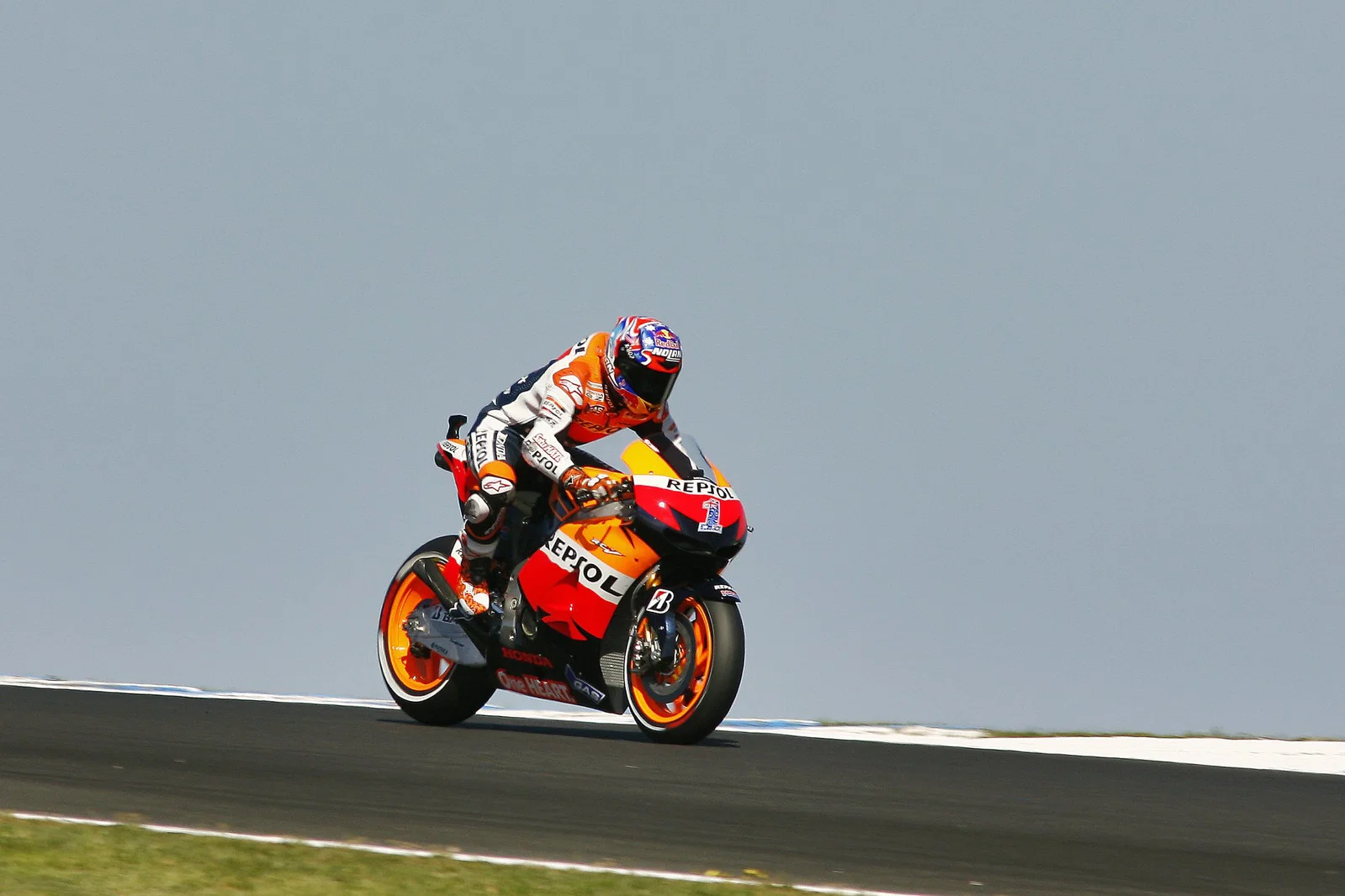 Casey Stoner au volant d'une Honda à Phillip Island. Crédit : Or et Oie.