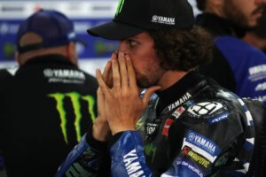 Le vainqueur du MotoGP s'exprime après avoir reçu des menaces de mort pour un incident avec le commissaire en Indonésie
