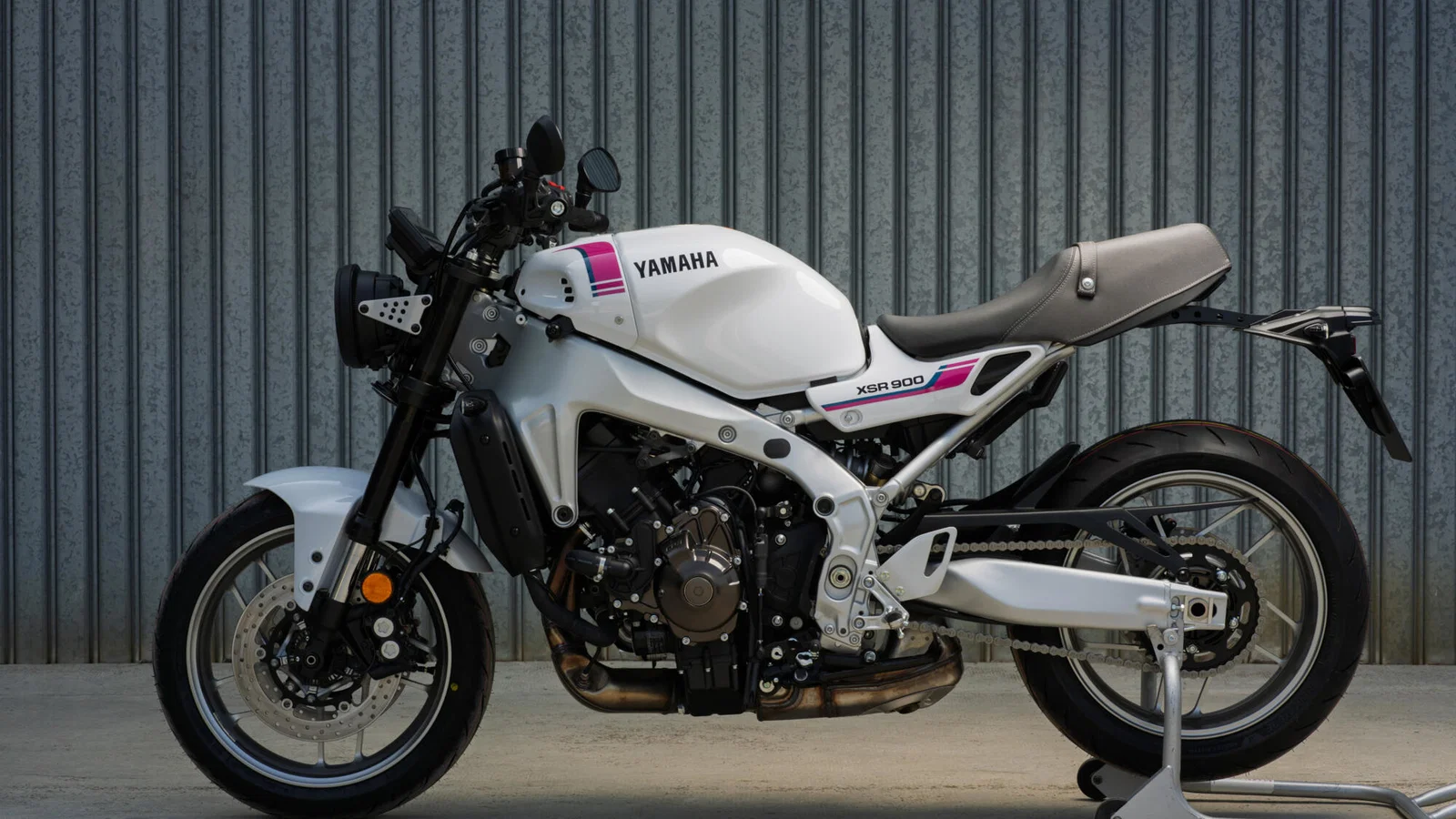 Yamaha reveals the 2027 XSR900 with a bright Neon White colour scheme.
