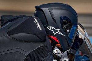 Lancement du casque route et piste Alpinestars Supertech R7