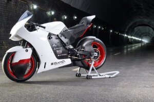 Born Slippy : White Motorcycle Concepts crée Mono RR, un streamliner suralimenté de 450 cm3