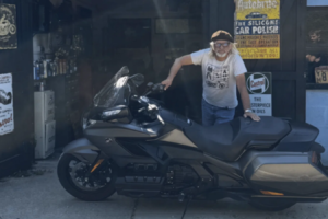 Henry Cole vend sa Honda GL1800 Gold Wing DCT