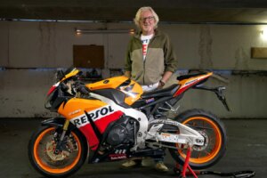 La star de Top Gear, James May, vend sa Honda CBR1000RR Fireblade Repsol Edition