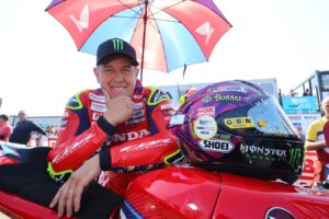 2027 Isle of Man TT, NW200 : John McGuinness revient pour un an de plus
