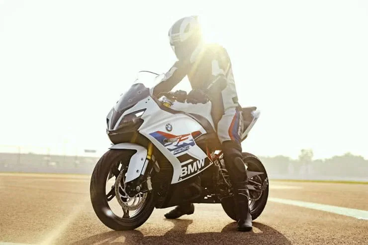 La BMW G310 RR sortante