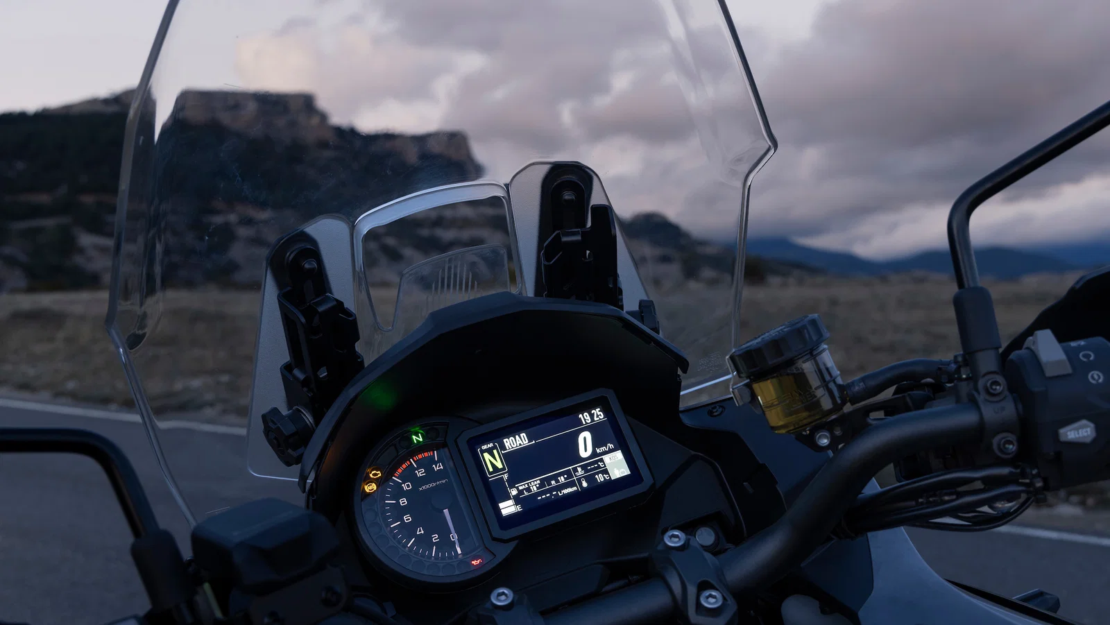 Kawasaki taquine son rival potentiel avec la Honda CB1000GT