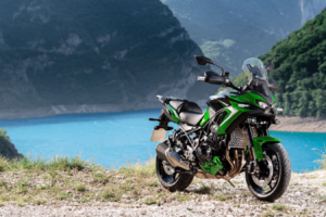 Lancement de la toute nouvelle Kawasaki Versys 900 avec un moteur inspiré de la Z900