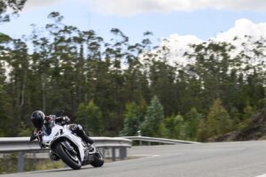 Rouler en Italie ? Explication des nouvelles règles de protection des barrières de sécurité sur les routes à 70 km/h